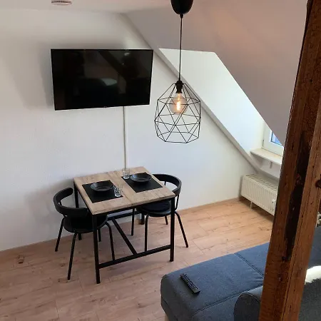 Ferienwohnung/monteurwohnung In Bester Lage Apartment *
